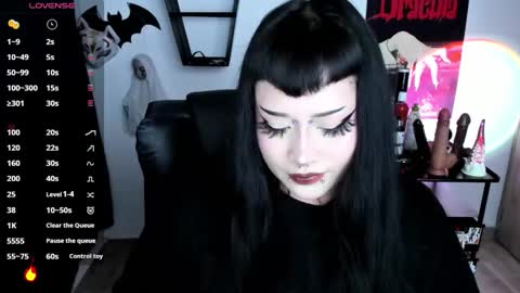 Snapshot of cristal_kosh chatting on 27, 10, 2025 Cris online show from 27, 10, 2025