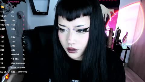 Cris online show from 2, 11, 2025