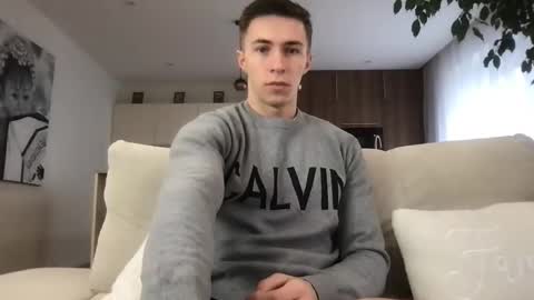 Snapshot of cristianovilla chatting on 10, 12, 2024 CristianoHailey online show from 10, 12, 2024