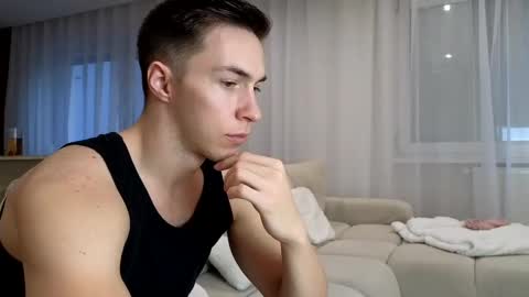 Snapshot of cristianovilla chatting on 15, 2, 2025 CristianoHailey online show from 15, 2, 2025