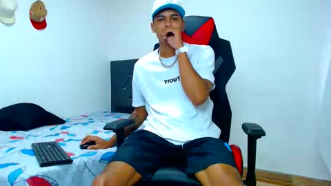 Snapshot of cristiantayron chatting on 12, 4, 2026 cristian online show from 12, 4, 2026