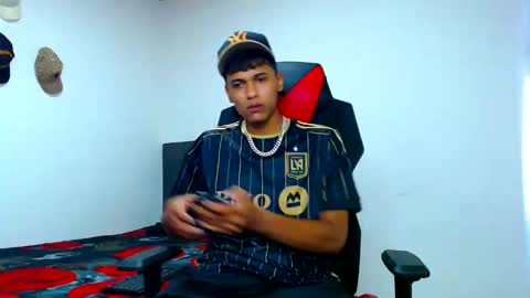 Snapshot of cristiantayron chatting on 18, 4, 2026 cristian online show from 18, 4, 2026