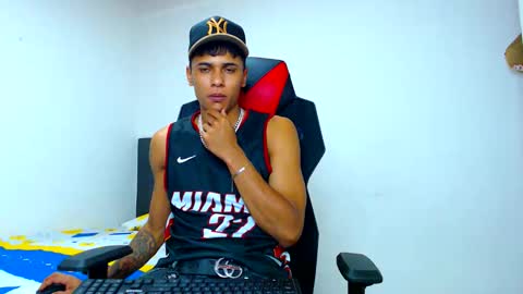 Snapshot of cristiantayron chatting on 21, 4, 2026 cristian online show from 21, 4, 2026