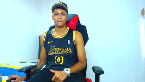 Snapshot of cristiantayron chatting on 22, 4, 2026 cristian online show from 22, 4, 2026