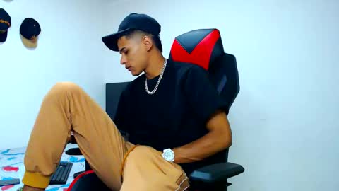 Snapshot of cristiantayron chatting on 26, 4, 2026 cristian online show from 26, 4, 2026
