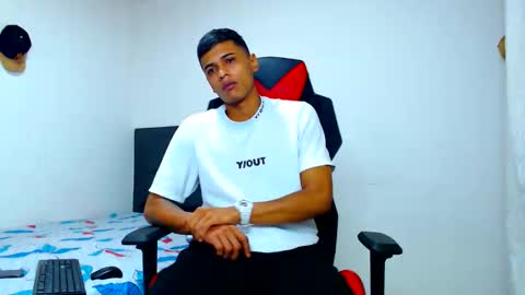 Snapshot of cristiantayron chatting on 27, 4, 2026 cristian online show from 27, 4, 2026