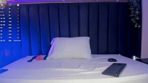 Snapshot of cristina_joy chatting on 17, 10, 2025 cristina_joy online show from 17, 10, 2025