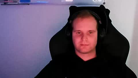 Snapshot of croissant911 chatting on 28, 11, 2025 Anderson online show from 28, 11, 2025