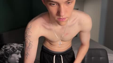 Snapshot of cronck52 chatting on 23, 11, 2025 cronck52 online show from 23, 11, 2025