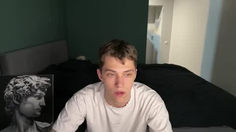 Snapshot of cronck52 chatting on 16, 12, 2025 cronck52 online show from 16, 12, 2025