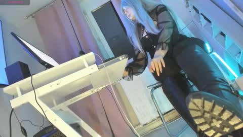 Snapshot of cruel_siren chatting on 1, 10, 2025 Cruel Siren online show from 1, 10, 2025