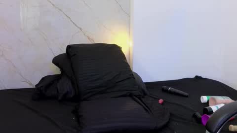 Snapshot of cry_baby800 chatting on 7, 3, 2026 Cry online show from 7, 3, 2026