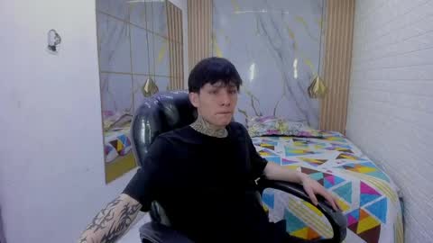 Snapshot of cry_thereal chatting on 2, 8, 2026 cry_thereal online show from 2, 8, 2026