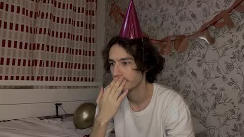 crybae0 online show from 13, 3, 2026