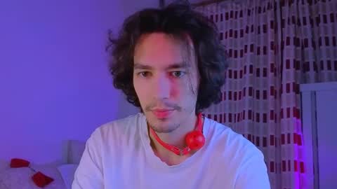 crybae0 online show from 19, 3, 2026