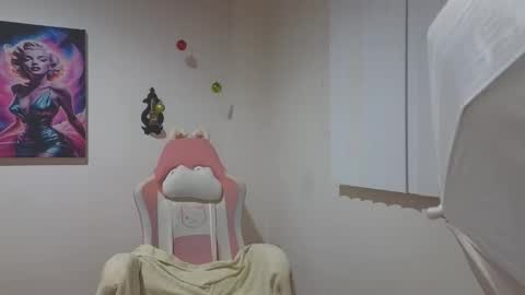 Crystal Blaze online show from 22, 12, 2025