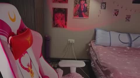 Snapshot of crystalblaze_ chatting on 14, 11, 2025 Grace online show from 14, 11, 2025