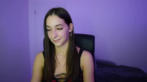 Crystalbrunette18 online show from 5, 5, 2026