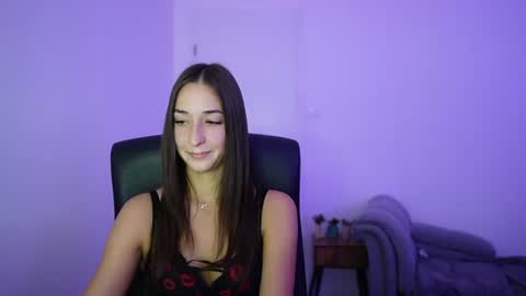 Crystalbrunette18 online show from 21, 6, 2026