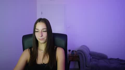 Crystalbrunette18 online show from 27, 6, 2026