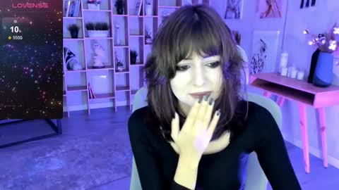 Snapshot of crystallbloom chatting on 17, 10, 2025 crystallbloom online show from 17, 10, 2025