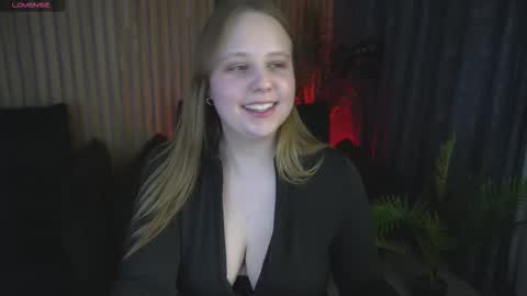 crystallpaws_ online show from 12, 2, 2026