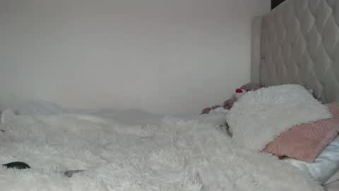 MissCrystal online show from 10, 1, 2025