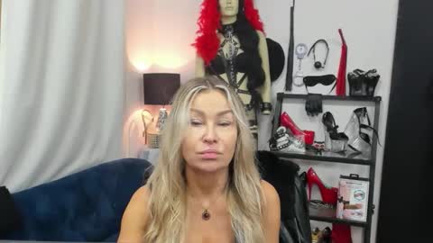 CrystalHotty online show from 13, 10, 2025