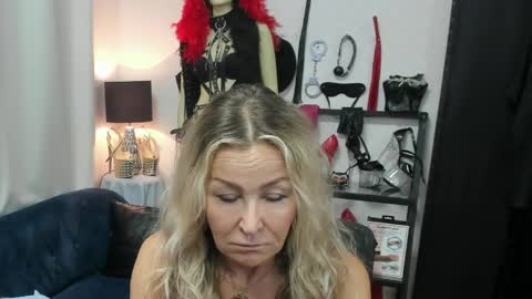 CrystalHotty online show from 19, 5, 2026