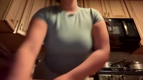 Snapshot of cubanwetdreamdoll chatting on 7, 4, 2026 Thick Cuban Laz online show from 7, 4, 2026