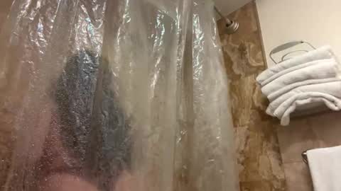 Snapshot of cubanwetdreamdoll chatting on 8, 4, 2026 Thick Cuban Laz online show from 8, 4, 2026