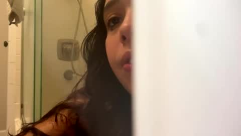 Snapshot of cubanwetdreamdoll chatting on 20, 7, 2026 Thick Cuban Laz online show from 20, 7, 2026