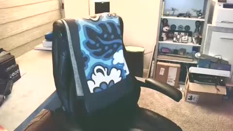 Snapshot of cucuforcocopuffs chatting on 19, 10, 2025 Yup... kinda old but Stop in and say hello online show from 19, 10, 2025