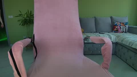 Snapshot of cuddle_kitten chatting on 20, 5, 2026 Alexia online show from 20, 5, 2026