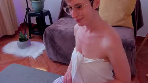 Leonela online show from 23, 2, 2025