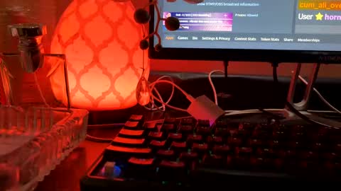 im KIM new girl to spoil online show from 4, 2, 2025