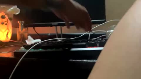 im KIM new girl to spoil online show from 6, 2, 2025