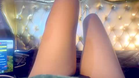 im KIM new girl to spoil online show from 27, 9, 2025