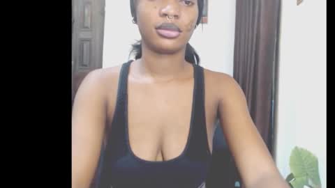 Snapshot of cumebony_petit chatting on 27, 2, 2026 cumebony_petit online show from 27, 2, 2026