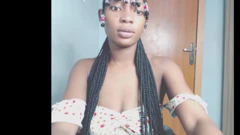 Snapshot of cumebony_petit chatting on 3, 3, 2026 cumebony_petit online show from 3, 3, 2026