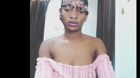 Snapshot of cumebony_petit chatting on 6, 3, 2026 cumebony_petit online show from 6, 3, 2026