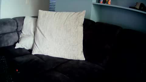 cumonbby online show from 8, 1, 2025