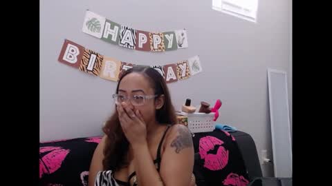 Snapshot of cumplzqueen chatting on 4, 3, 2026 Nia Reese online show from 4, 3, 2026