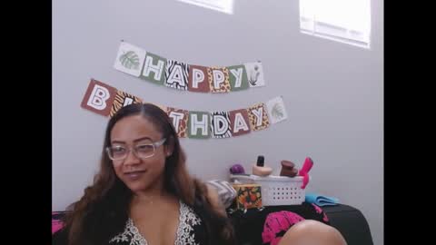 Snapshot of cumplzqueen chatting on 5, 3, 2026 Nia Reese online show from 5, 3, 2026