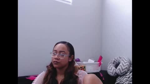 Snapshot of cumplzqueen chatting on 13, 3, 2026 Nia Reese online show from 13, 3, 2026