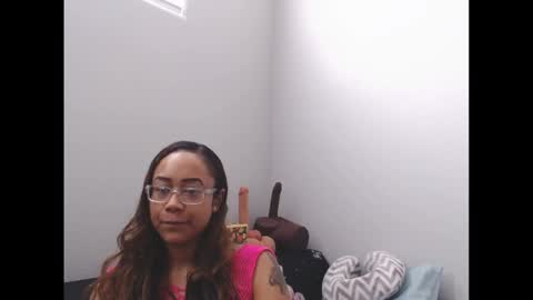 Snapshot of cumplzqueen chatting on 16, 3, 2026 Nia Reese online show from 16, 3, 2026