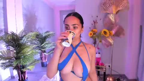 cupcake_izzy online show from 26, 6, 2026