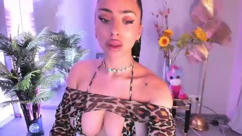 cupcake_izzy online show from 6, 7, 2026