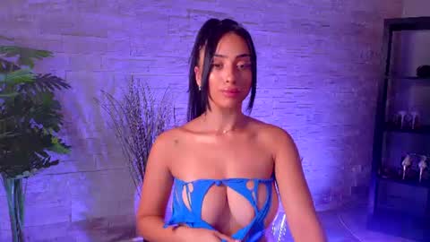 cupcake_izzy online show from 28, 7, 2026