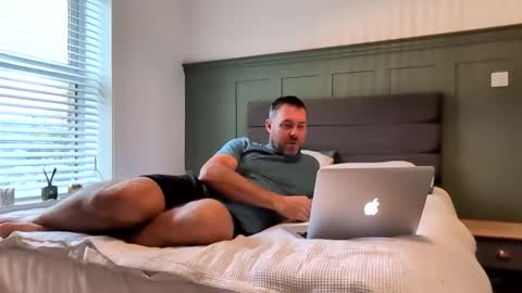 Adam online show from 14, 10, 2025